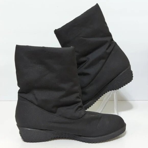 Toe Warmers from Canada mid-calf waterproof boots, women's size 8 M, Black - Picture 1 of 7